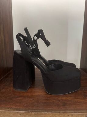 bp. Black close toe block heel ankle-Strap platform shoes
